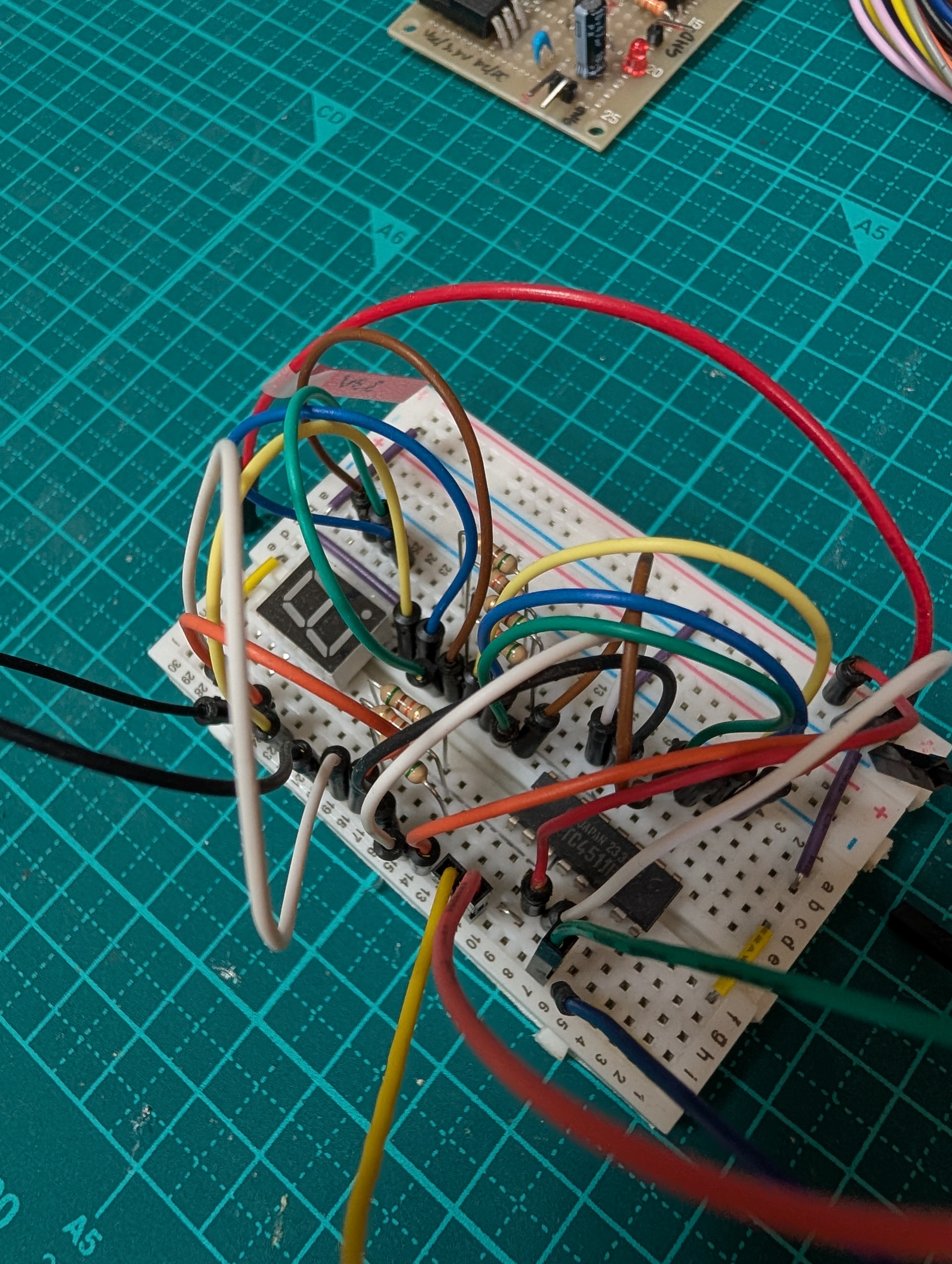 7セグLEDと4->16ICの基板実装